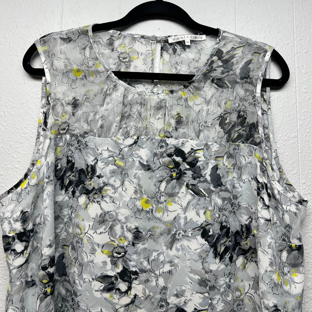 Violet & Claire Top Women 2X Sheer Lightweight Dark Floral Fairy Relaxed Comfort - Picture 3 of 13